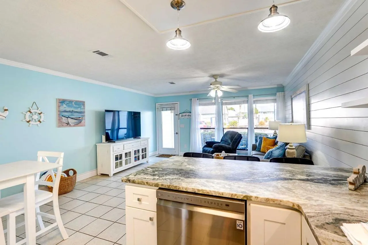 Walkable Panama City Beach Condo With Pool Access! Apartment